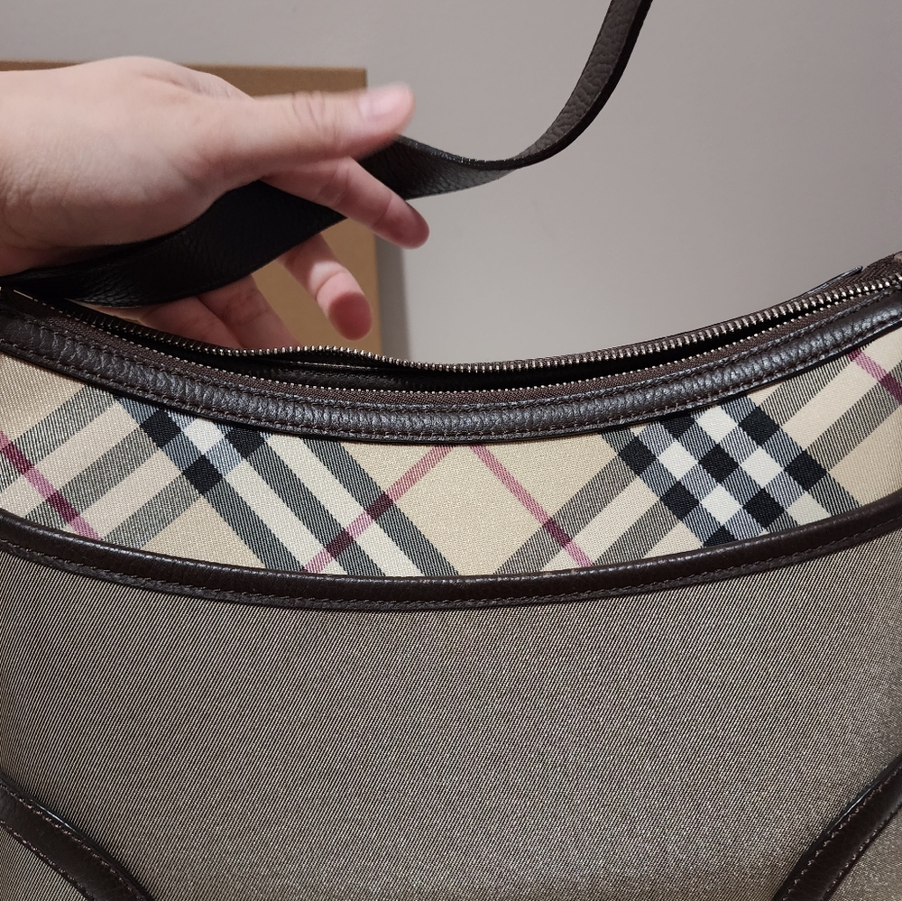 ❌️SOLD❌️Burberry Vintage Small Shoulder Bag - Picture 13 of 13